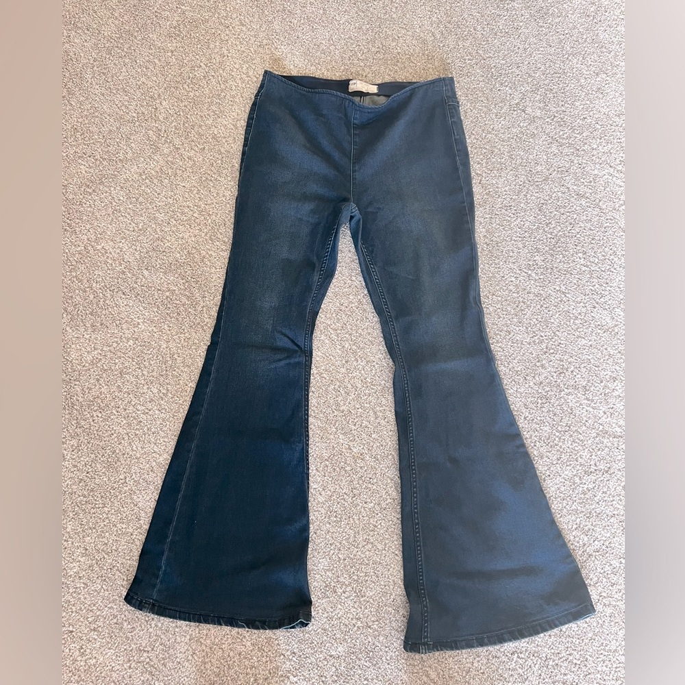Free People Gummy Flared Leg Mid Rise Pull-On Stretch Jeans